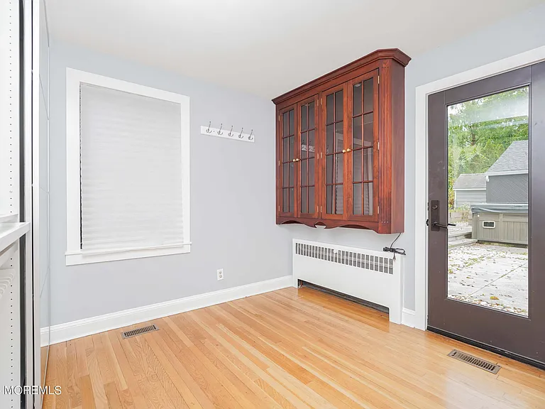828 Kingston Rd — Photo 16