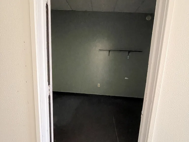 705 S Roland Rd #4 — Photo 6