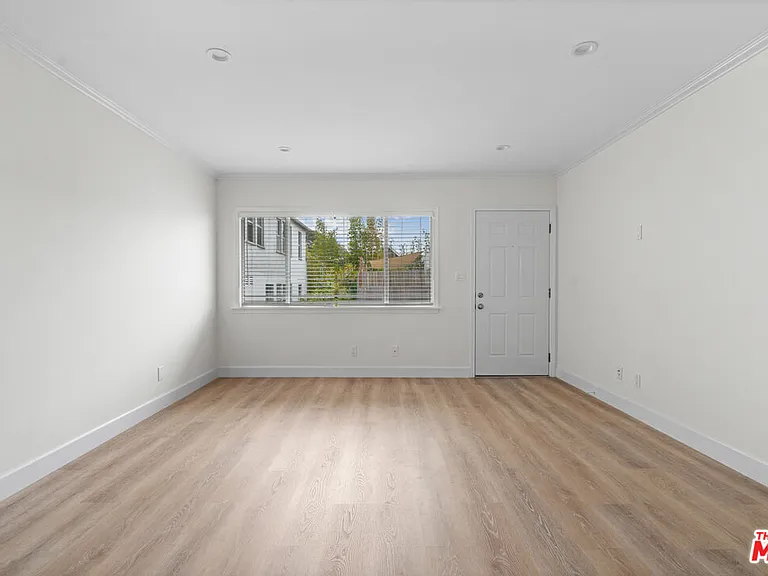 2435 3rd St #3 — Photo 4