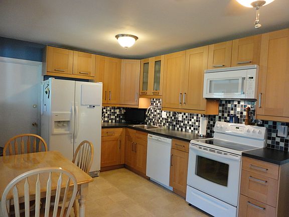 5th image of 210 Yorkwood Ln