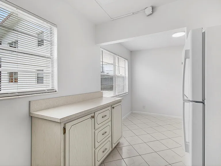 360 Fanshaw — Photo 18