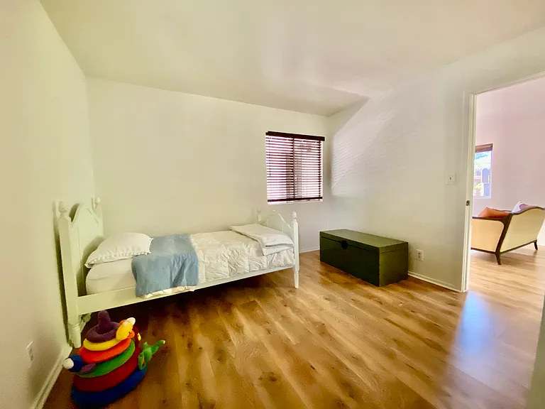 214 N Fulton St — Photo 9