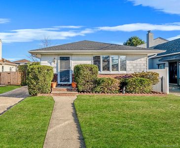 425 Jackson Street, Oceanside, NY, 11572