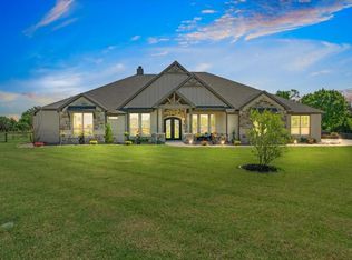 2400 Stable Pass Ln, Van Alstyne, TX 75495