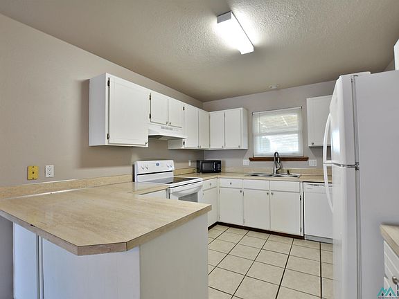 4th image of 1808 Debra St