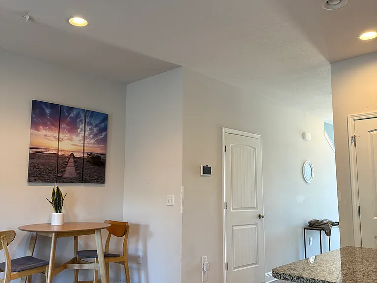 1887 Pointe Dr — Photo 9