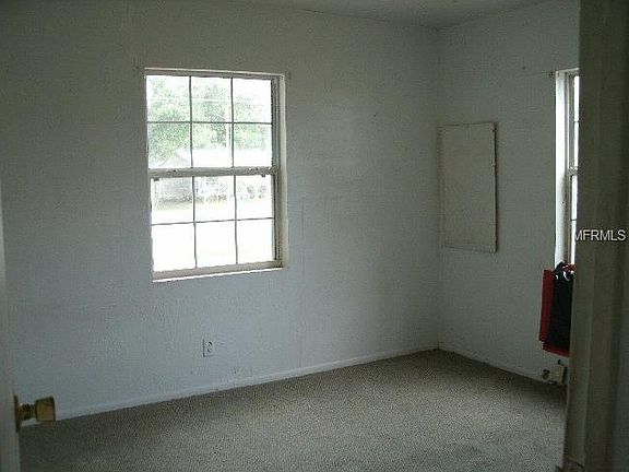 3rd image of 1706 NE Turner Ave