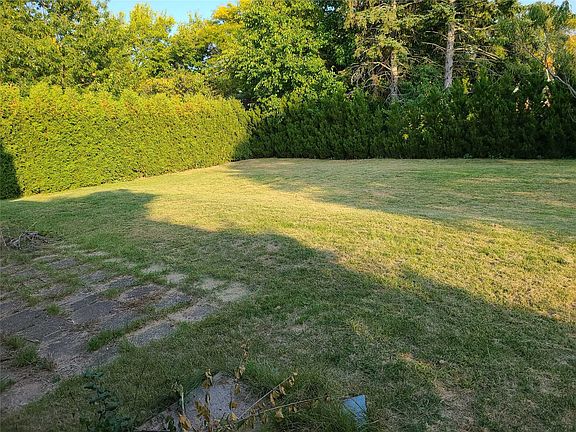 5th image of 359 Seaton Dr