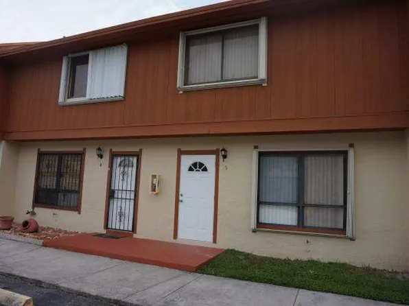 8360 NW 8th St APT 5, Miami, FL 33126