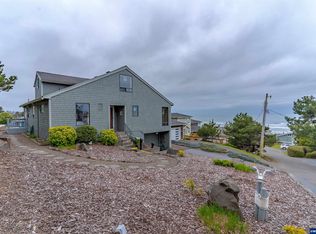 1928 NE 70th St, Lincoln City, OR
