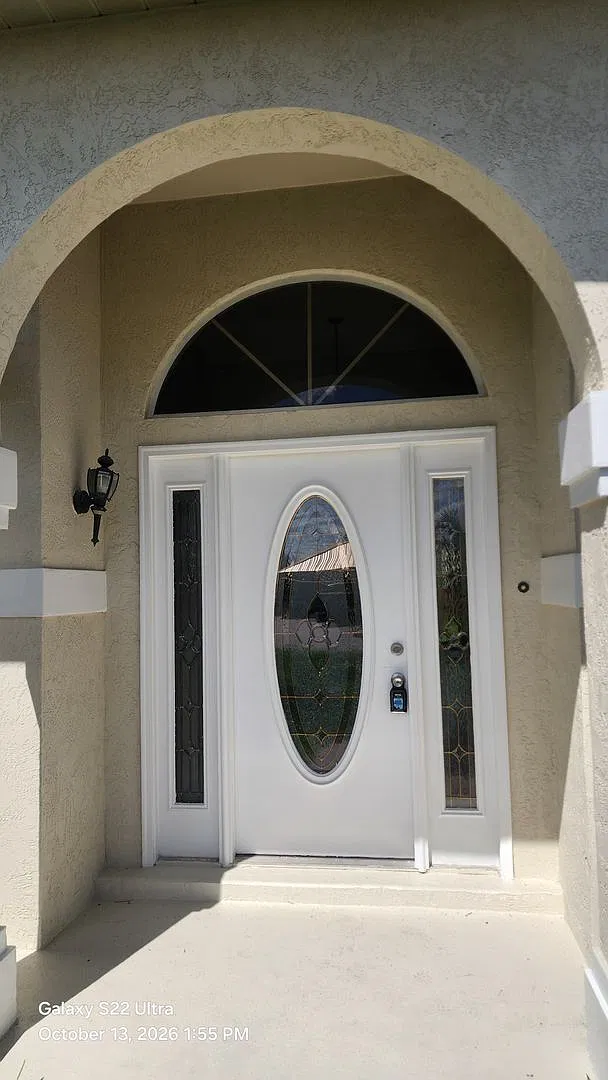 3 Bedroom / 2 Bathroom House For Rent! — Photo 1