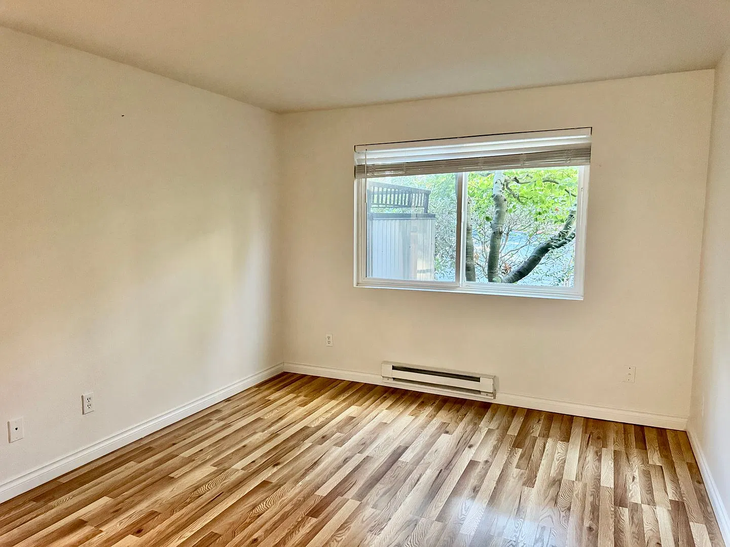 Kirkland Condo — Photo 3