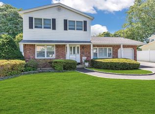 59 Harp Ln, Sayville, NY 11782