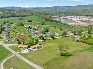 1000 Swan Pond Circle Rd, Harriman, TN 37748