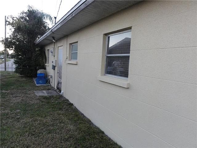 2nd image of 5721 Savannah Dr