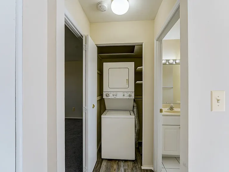 6660 Sanzo Rd — Photo 34