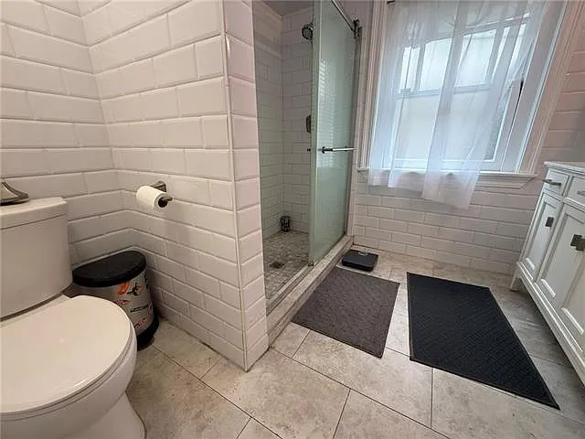 2735 Octavia St — Photo 11