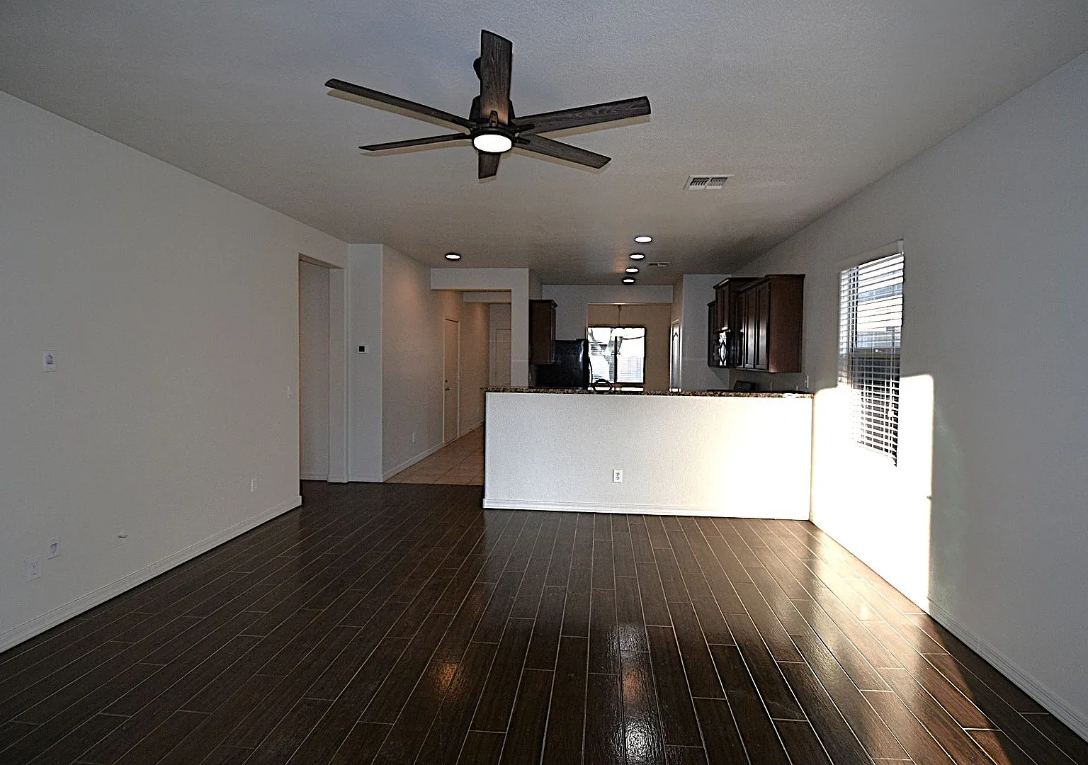 Move-In-Ready San Tan Heights Beauty — Photo 2