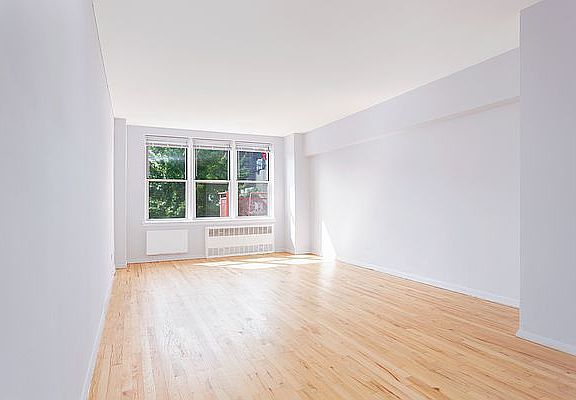 4th image of 495 E 7th St APT 4F