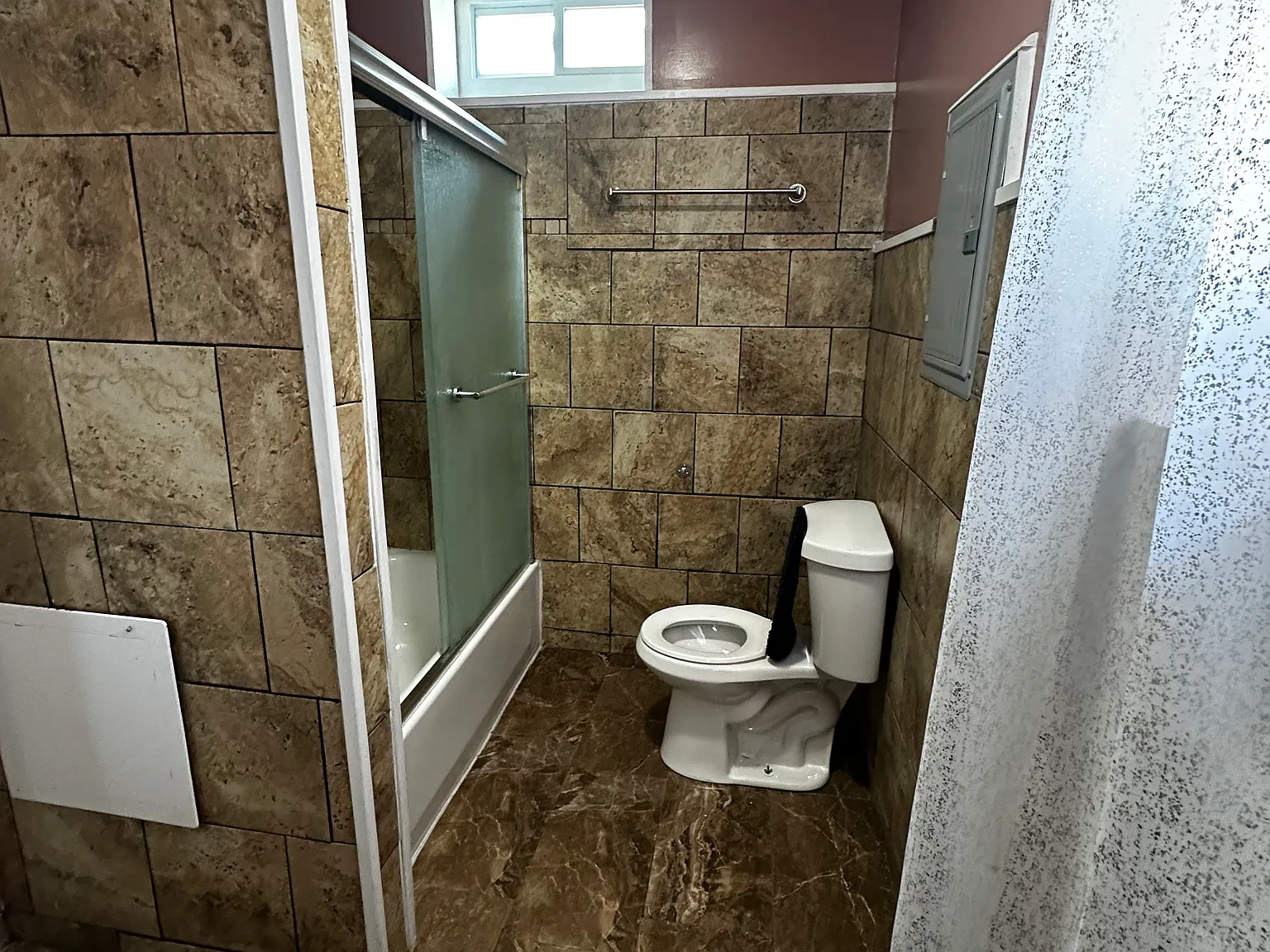 1 bed, $900 — Photo 2