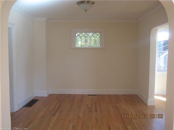 4th image of 15 Willard St