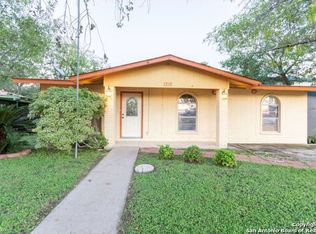 1210 Grand Park Ln, Eagle Pass, TX 78852
