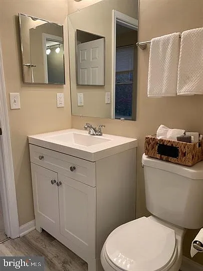 10010 Vanderbilt Cir #5-9 — Photo 17