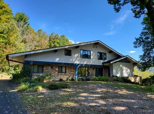 29 Mark Twain Rd, Asheville, NC 28805