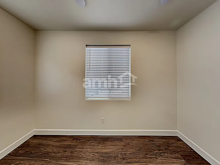 4404 N Poplar St — Photo 26
