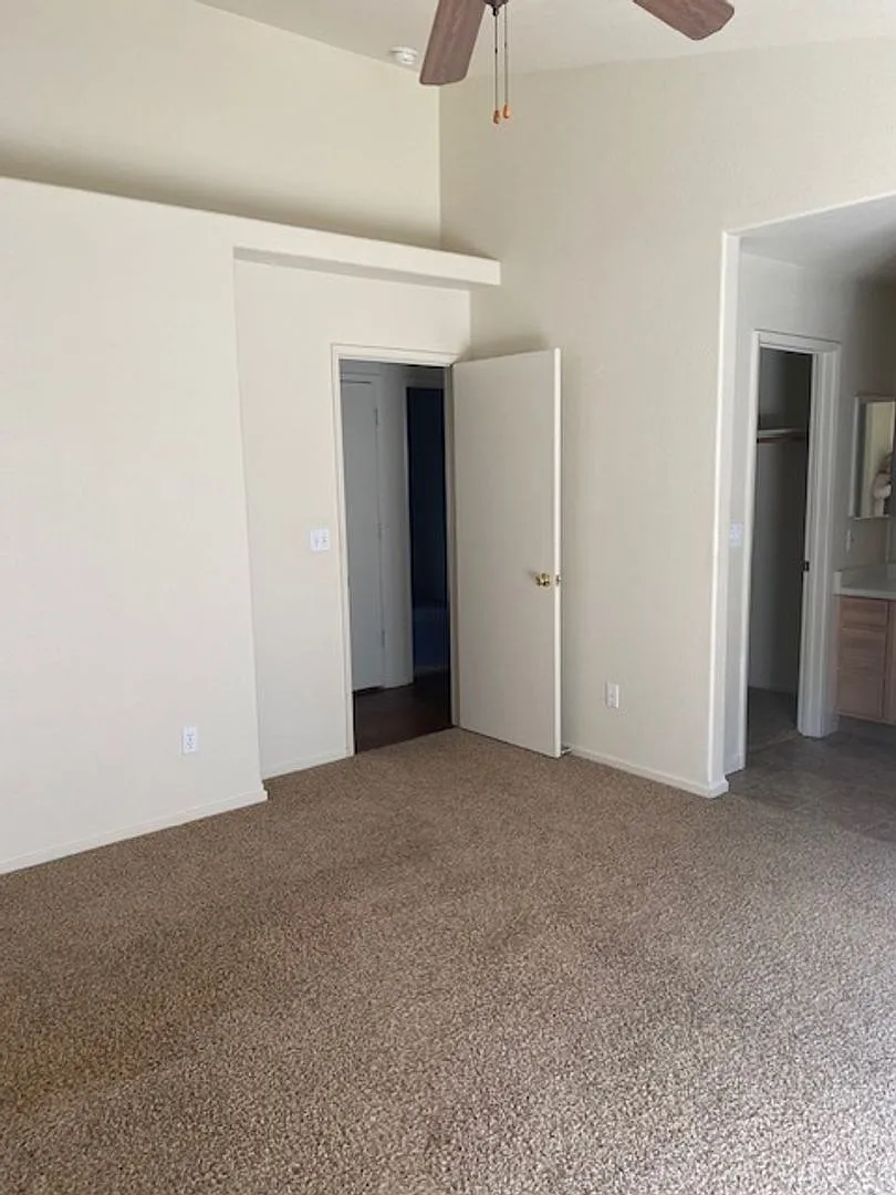 Great Home in Anderson!! Now Available!! — Photo 4