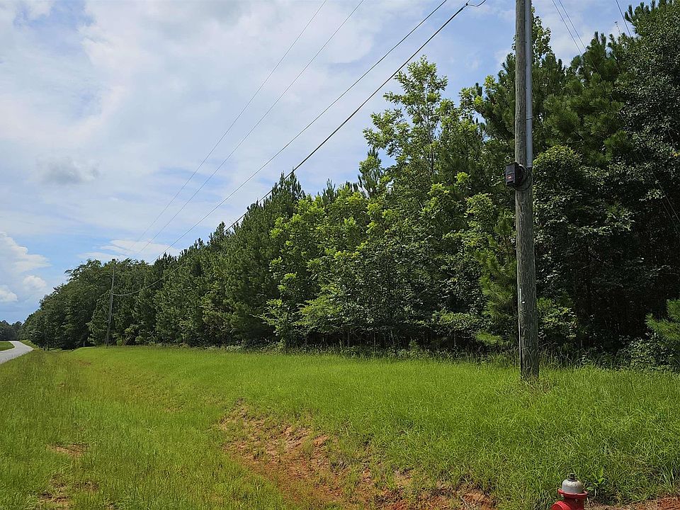 2nd image of 307 Lee Paul Rd