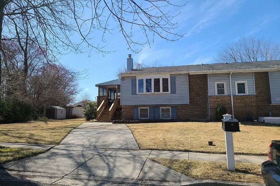 1st image of 1112 Woodlawn Ave