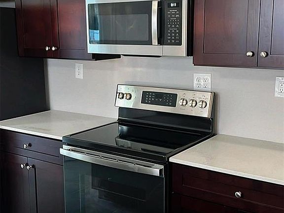 4th image of 8625 Harold Dr
