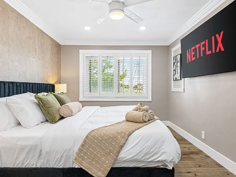 8641 Acapulco Cir — Photo 55