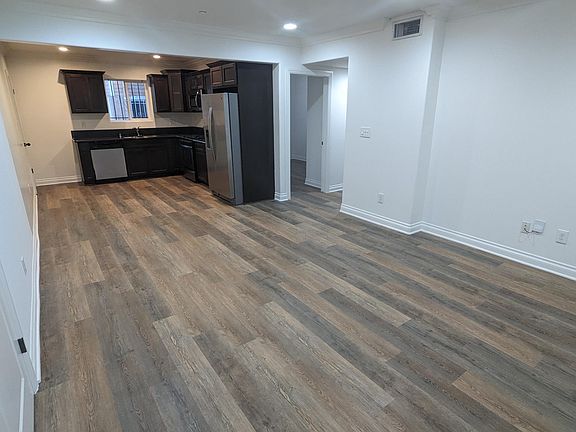 3rd image of 1452 S Cloverdale Ave
