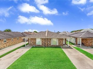 9102 Amour Dr, Chalmette, LA 70043