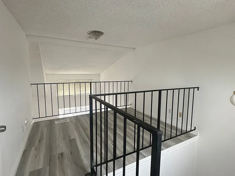 10135 Hillhaven Ave — Photo 20