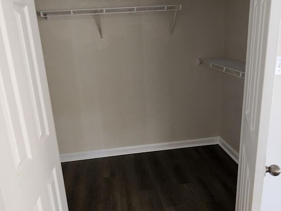 walkin closet