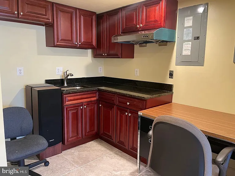 18621 Woodgate Pl — Photo 8