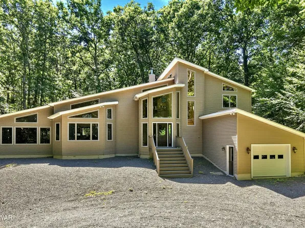 109 Cedar Ln, Hawley, PA 18428