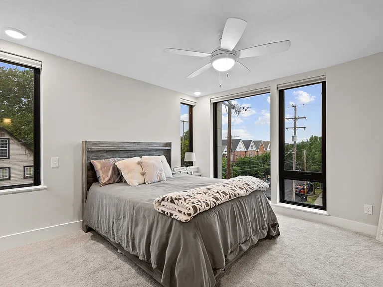 2200 W 7th St — Photo 10