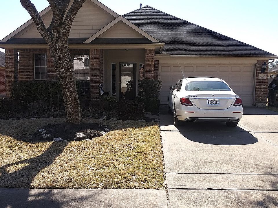 1st image of 1210 Wesley Dr