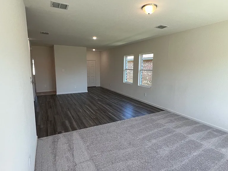 752 Richmond Dr — Photo 17