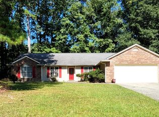 10993 Clearwater Dr, Hampton, GA 30228