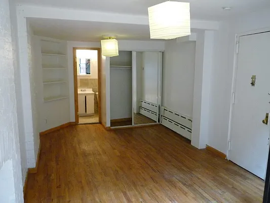 Rented by Chartwell Manhattan Realty | media 13