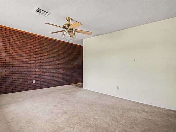 3rd image of 7721 NW 30th St