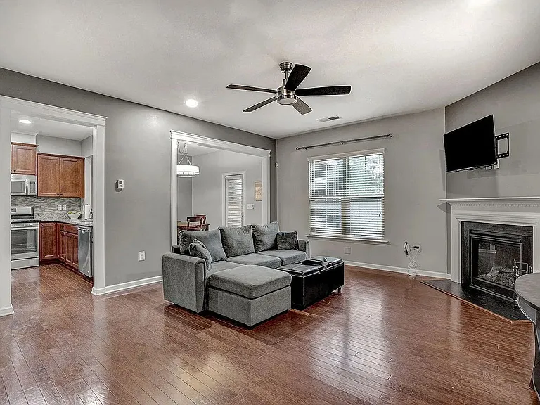 239 Lynchwick Ln — Photo 5