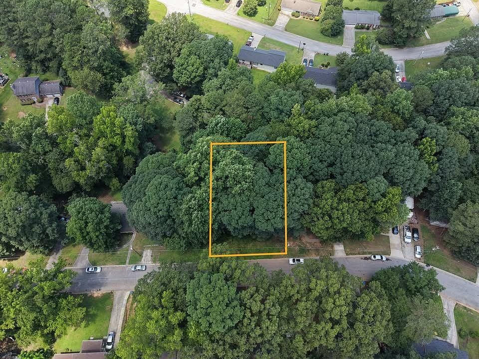 1st image of 656 Lakeridge Dr SE #17