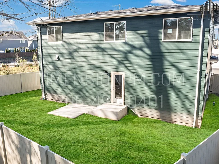 17523 29th Ave E — Photo 3