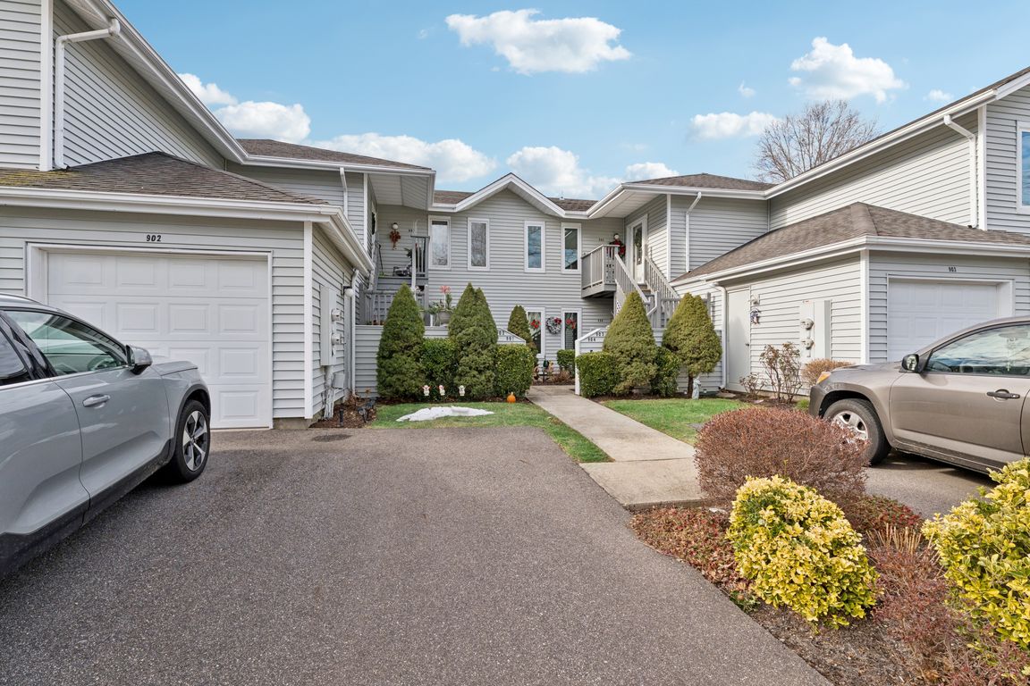 Fenway Rd-S2212-001.jpg